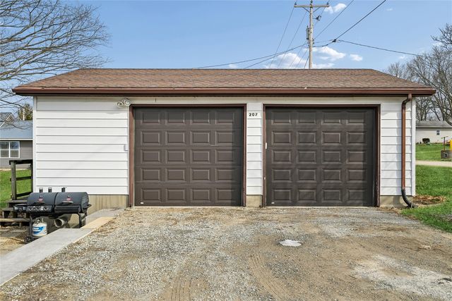 207 W Main Street, Urbana, IA 52345