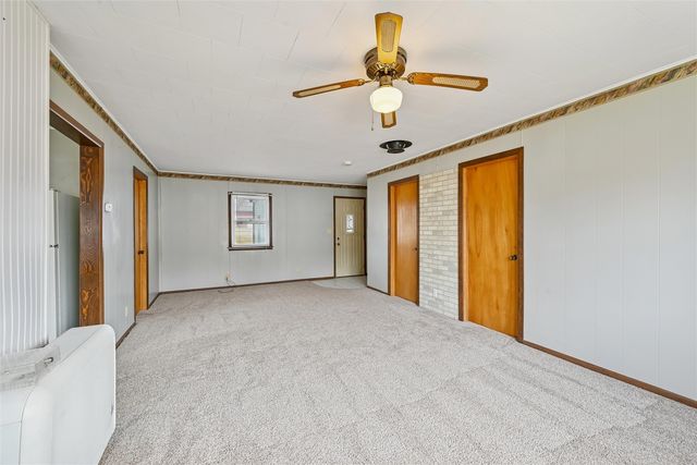 207 W Main Street, Urbana, IA 52345