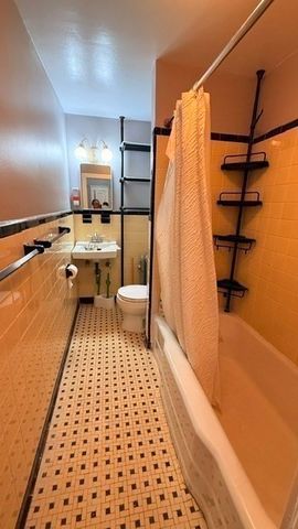 1868 Commonwealth Ave. 14, Boston, MA 02135