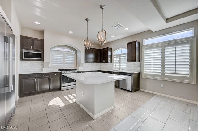 5697 Graystone Ridge Avenue, Las Vegas, NV 89141