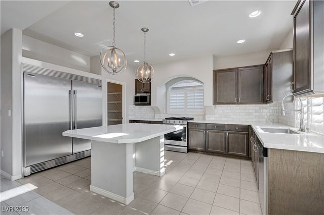 5697 Graystone Ridge Avenue, Las Vegas, NV 89141