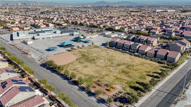 5697 Graystone Ridge Avenue, Las Vegas, NV 89141