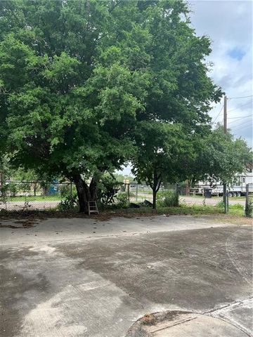 2322 E La Pointe Avenue, Alton, TX 78573