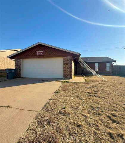 1206 SW 60th St, Lawton, OK 73505