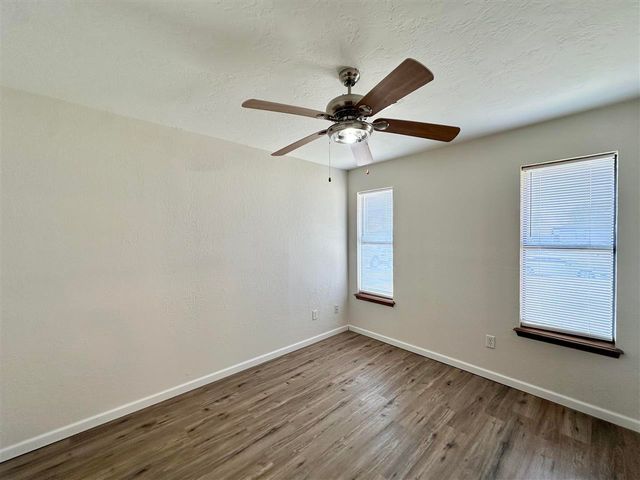 1206 SW 60th St, Lawton, OK 73505