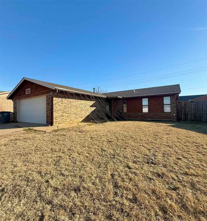 1206 SW 60th St, Lawton, OK 73505