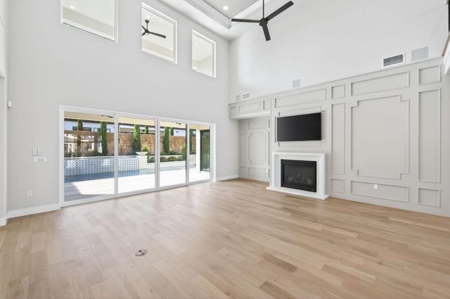 2345 E Putter Way, Fresno, CA 93730