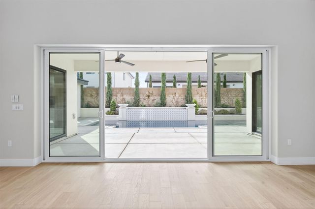 2345 E Putter Way, Fresno, CA 93730