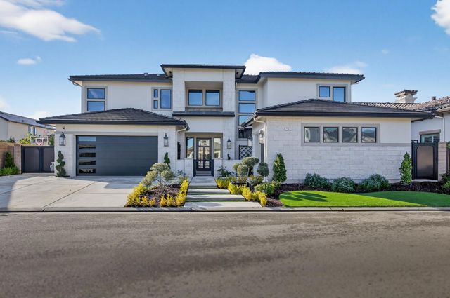 2345 E Putter Way, Fresno, CA 93730