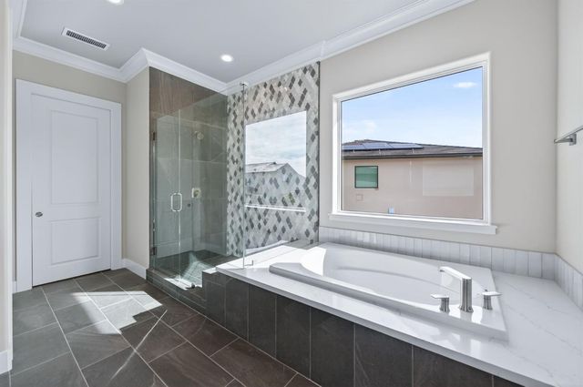 2345 E Putter Way, Fresno, CA 93730