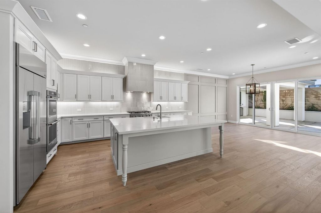 Image 21 of property listing at 2345 E Putter Way, Fresno, CA 93730