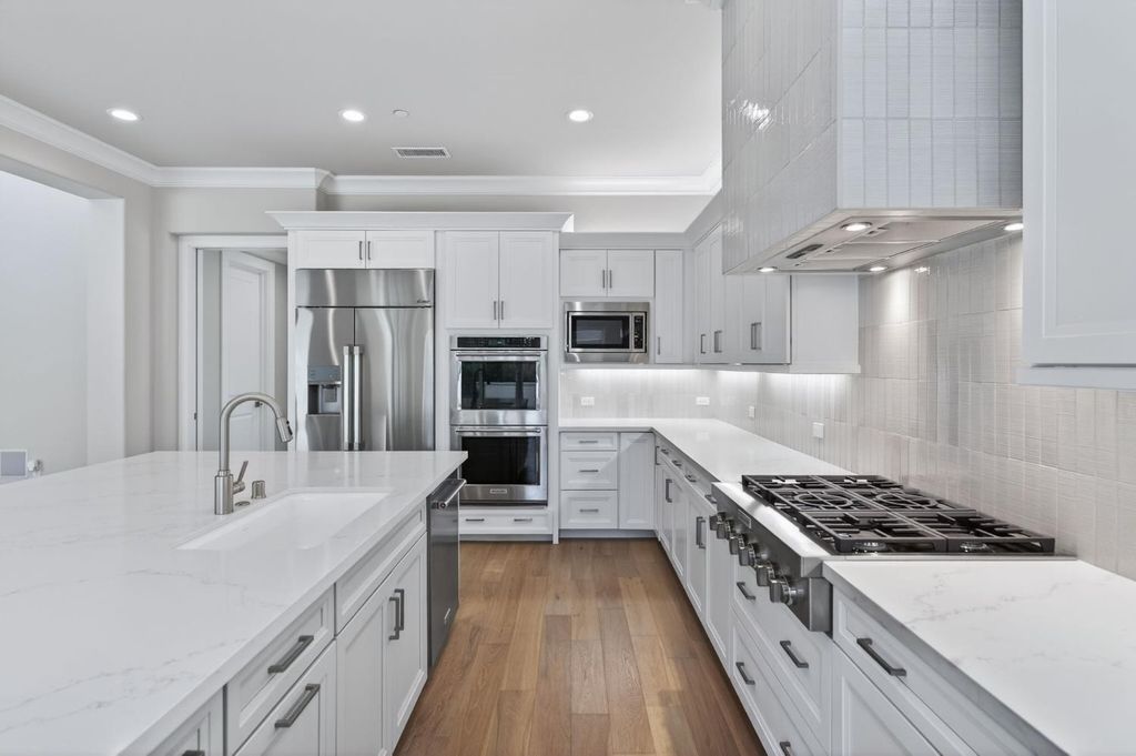 Image 23 of property listing at 2345 E Putter Way, Fresno, CA 93730