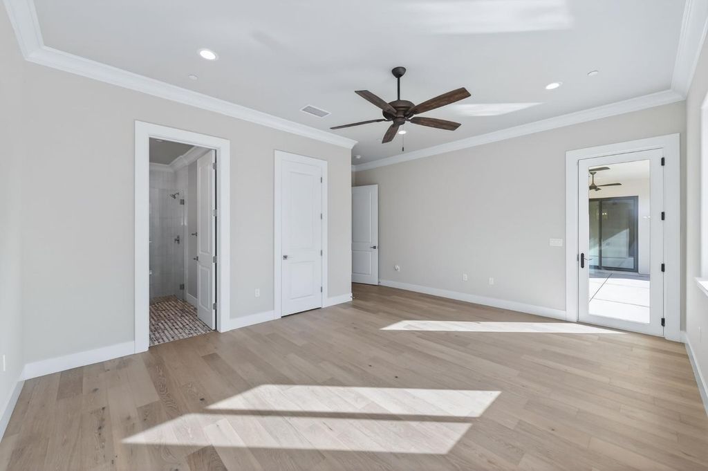 Image 31 of property listing at 2345 E Putter Way, Fresno, CA 93730