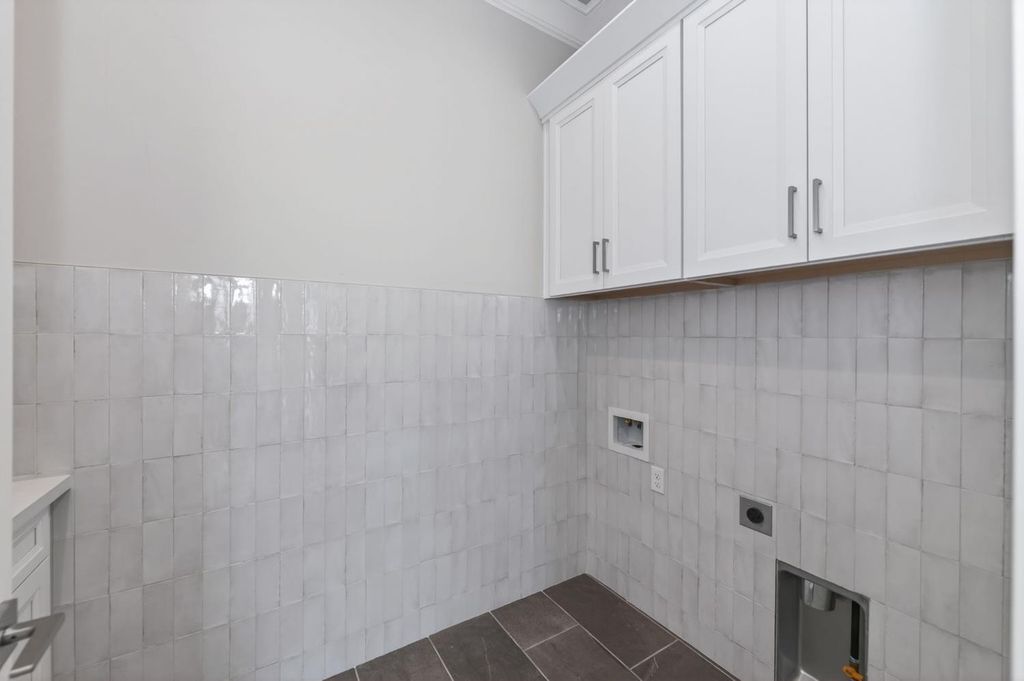 Image 41 of property listing at 2345 E Putter Way, Fresno, CA 93730