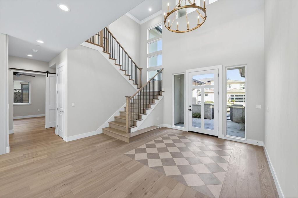 Image 9 of property listing at 2345 E Putter Way, Fresno, CA 93730