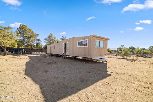 17322 Longmeadow Avenue, Lake Los Angeles, CA 93591