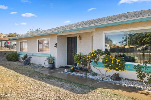 17322 Longmeadow Avenue, Lake Los Angeles, CA 93591
