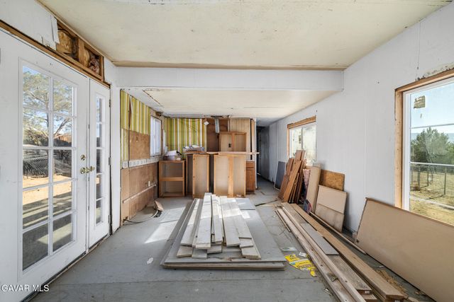 17322 Longmeadow Avenue, Lake Los Angeles, CA 93591