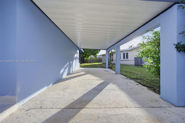 3548 SW 16th Ct, Fort Lauderdale, FL 33312