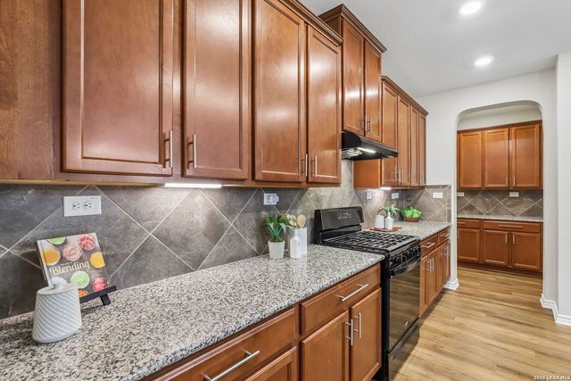 11213 HILL TOP BND, Helotes, TX 78023