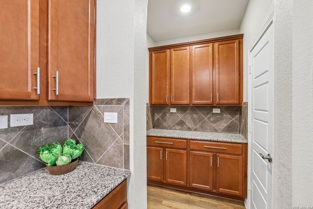 11213 HILL TOP BND, Helotes, TX 78023