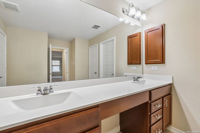 11213 HILL TOP BND, Helotes, TX 78023