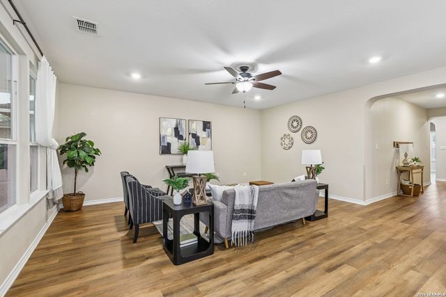 11213 HILL TOP BND, Helotes, TX 78023