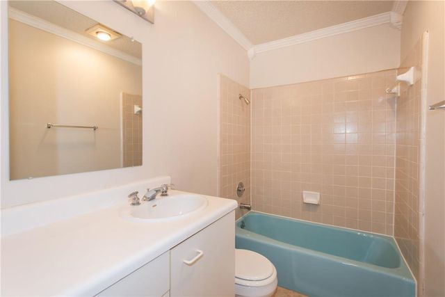 5811 Cannon Mountain DR, Austin, TX 78749