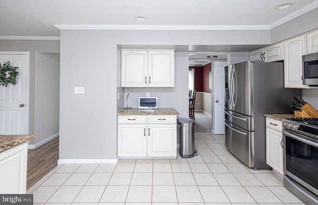 405 LONGSTONE DR, Cherry Hill, NJ 08003