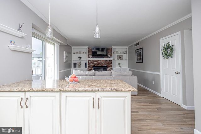 405 LONGSTONE DR, Cherry Hill, NJ 08003