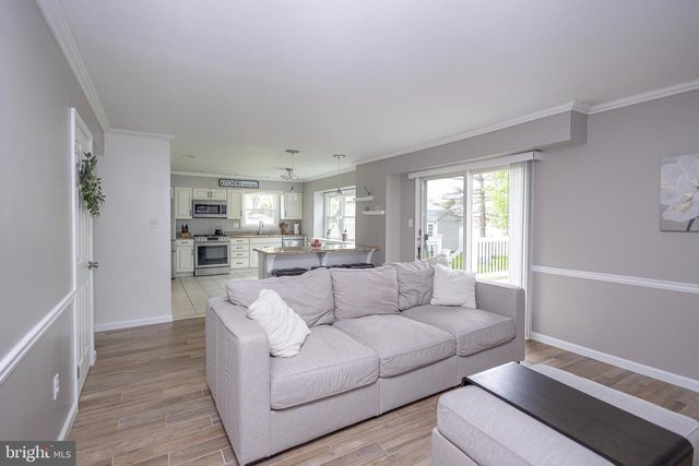 405 LONGSTONE DR, Cherry Hill, NJ 08003