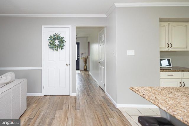 405 LONGSTONE DR, Cherry Hill, NJ 08003