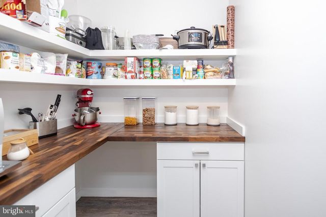 405 LONGSTONE DR, Cherry Hill, NJ 08003