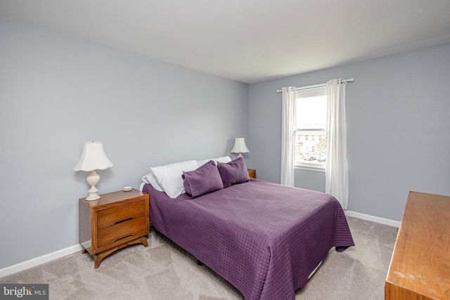 405 LONGSTONE DR, Cherry Hill, NJ 08003