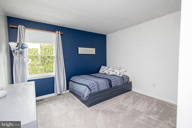 405 LONGSTONE DR, Cherry Hill, NJ 08003