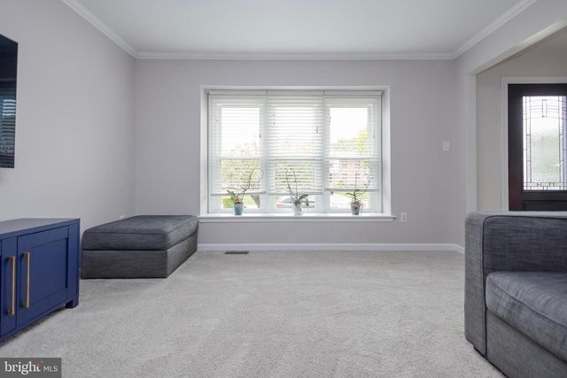 405 LONGSTONE DR, Cherry Hill, NJ 08003