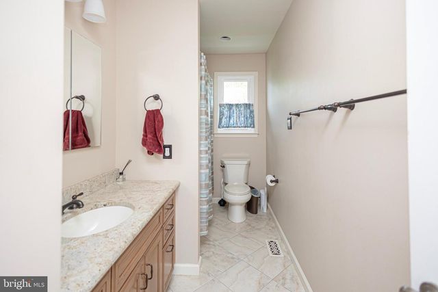 405 LONGSTONE DR, Cherry Hill, NJ 08003