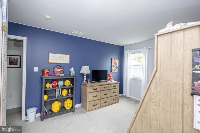 405 LONGSTONE DR, Cherry Hill, NJ 08003