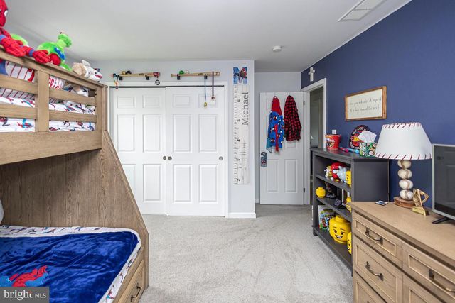 405 LONGSTONE DR, Cherry Hill, NJ 08003