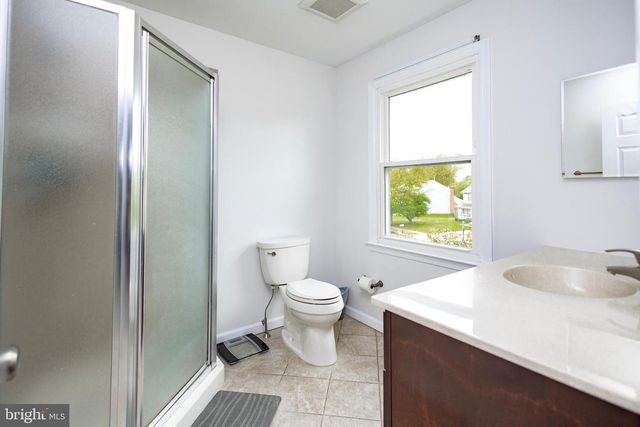 405 LONGSTONE DR, Cherry Hill, NJ 08003