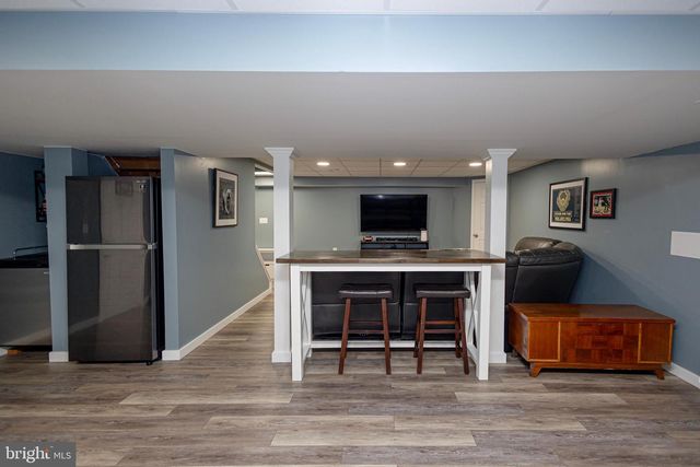 405 LONGSTONE DR, Cherry Hill, NJ 08003