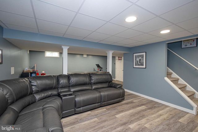 405 LONGSTONE DR, Cherry Hill, NJ 08003