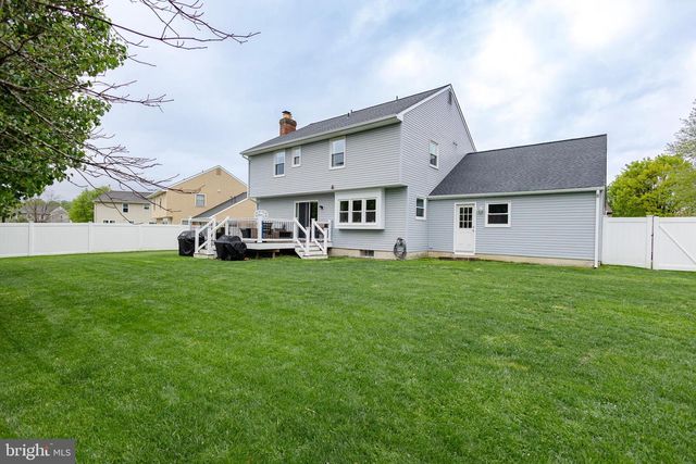 405 LONGSTONE DR, Cherry Hill, NJ 08003