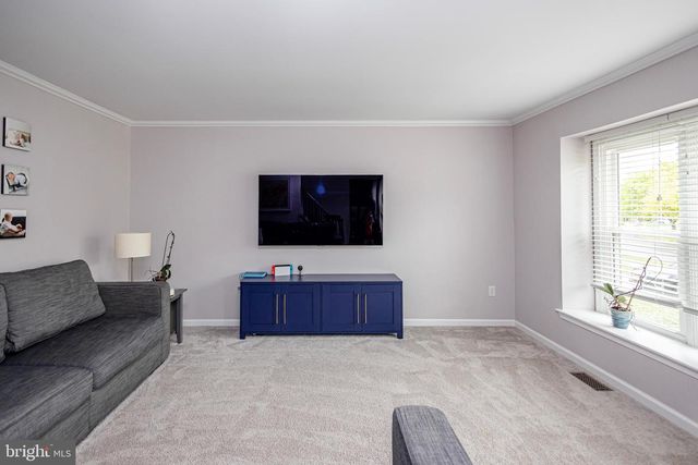 405 LONGSTONE DR, Cherry Hill, NJ 08003