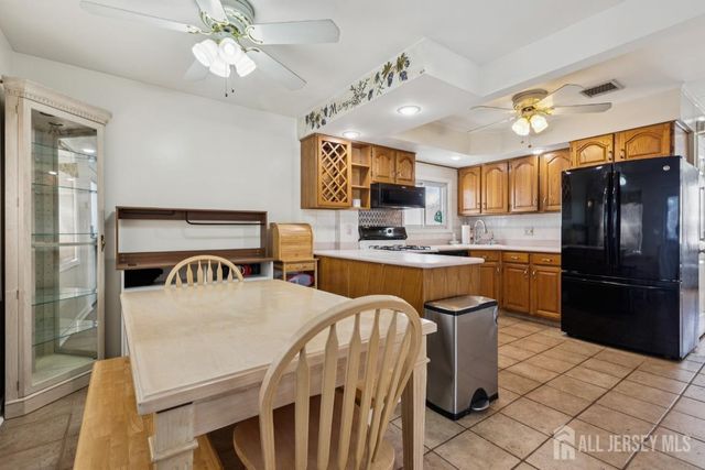 584 Garden Avenue, Woodbridge Proper, NJ 07095