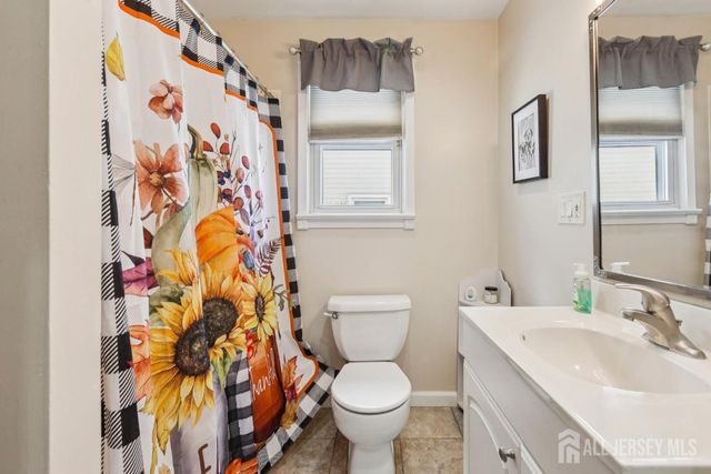 584 Garden Avenue, Woodbridge Proper, NJ 07095