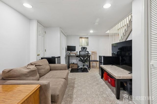 584 Garden Avenue, Woodbridge Proper, NJ 07095