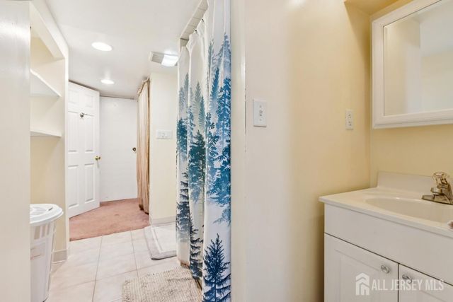 584 Garden Avenue, Woodbridge Proper, NJ 07095