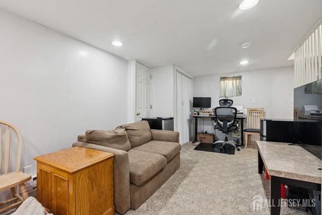 584 Garden Avenue, Woodbridge Proper, NJ 07095