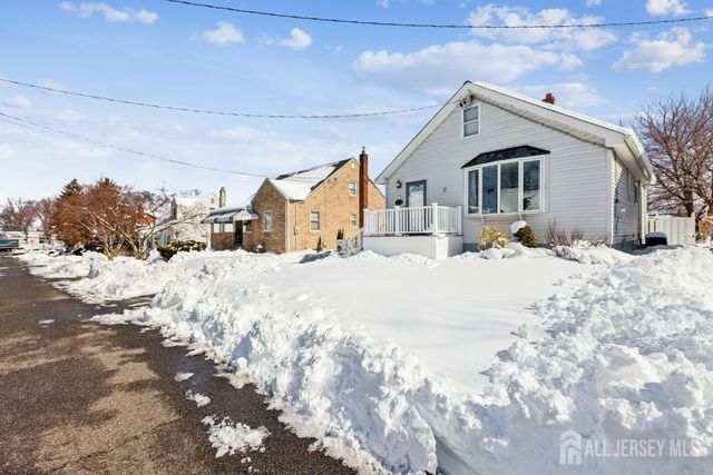 584 Garden Avenue, Woodbridge Proper, NJ 07095